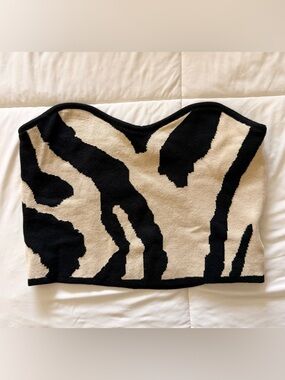 Commense Black and Cream Strapless Zebra-Print Knit Top